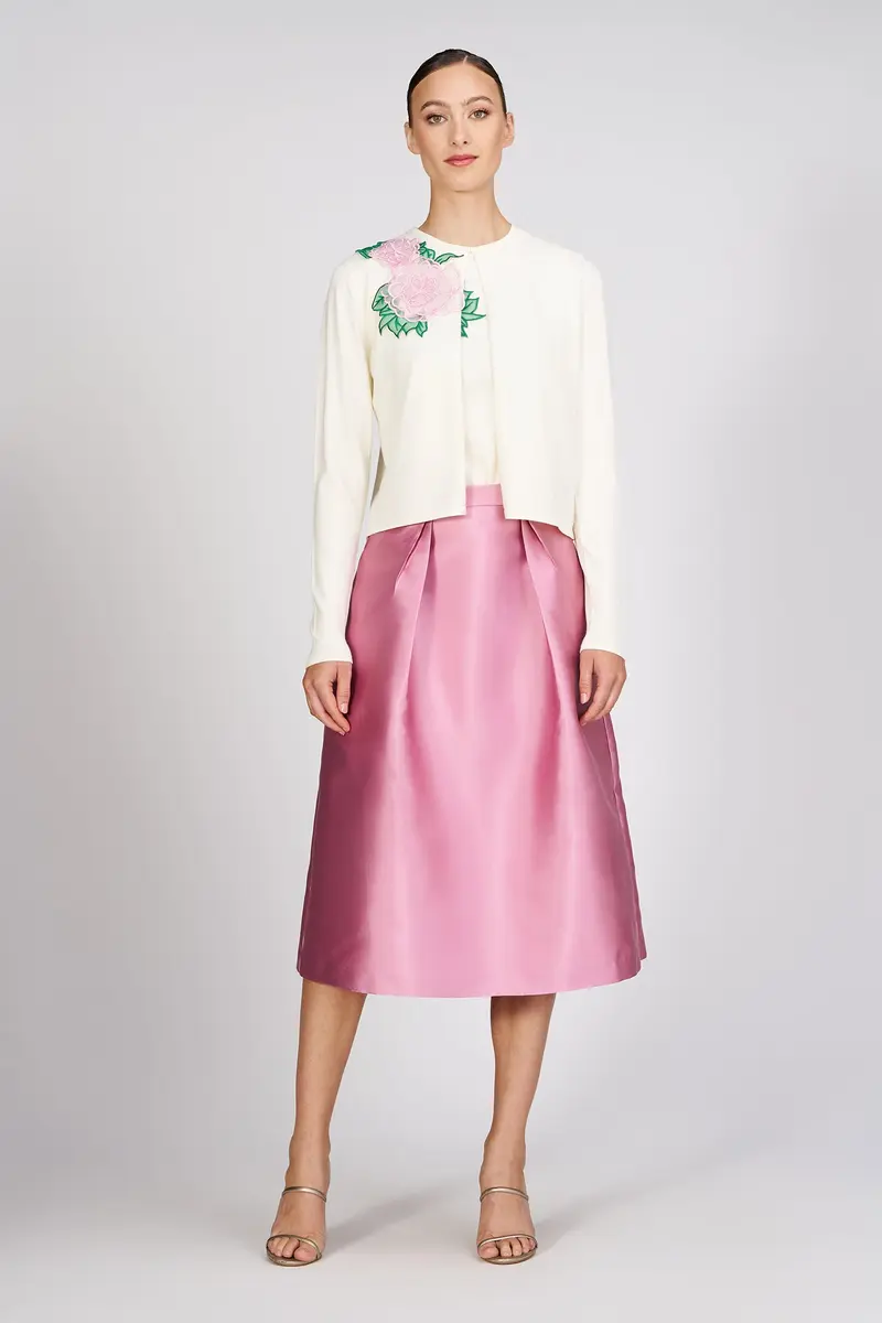 Floral-Appliquéd Cropped Knit Cardigan – Open-Front Style