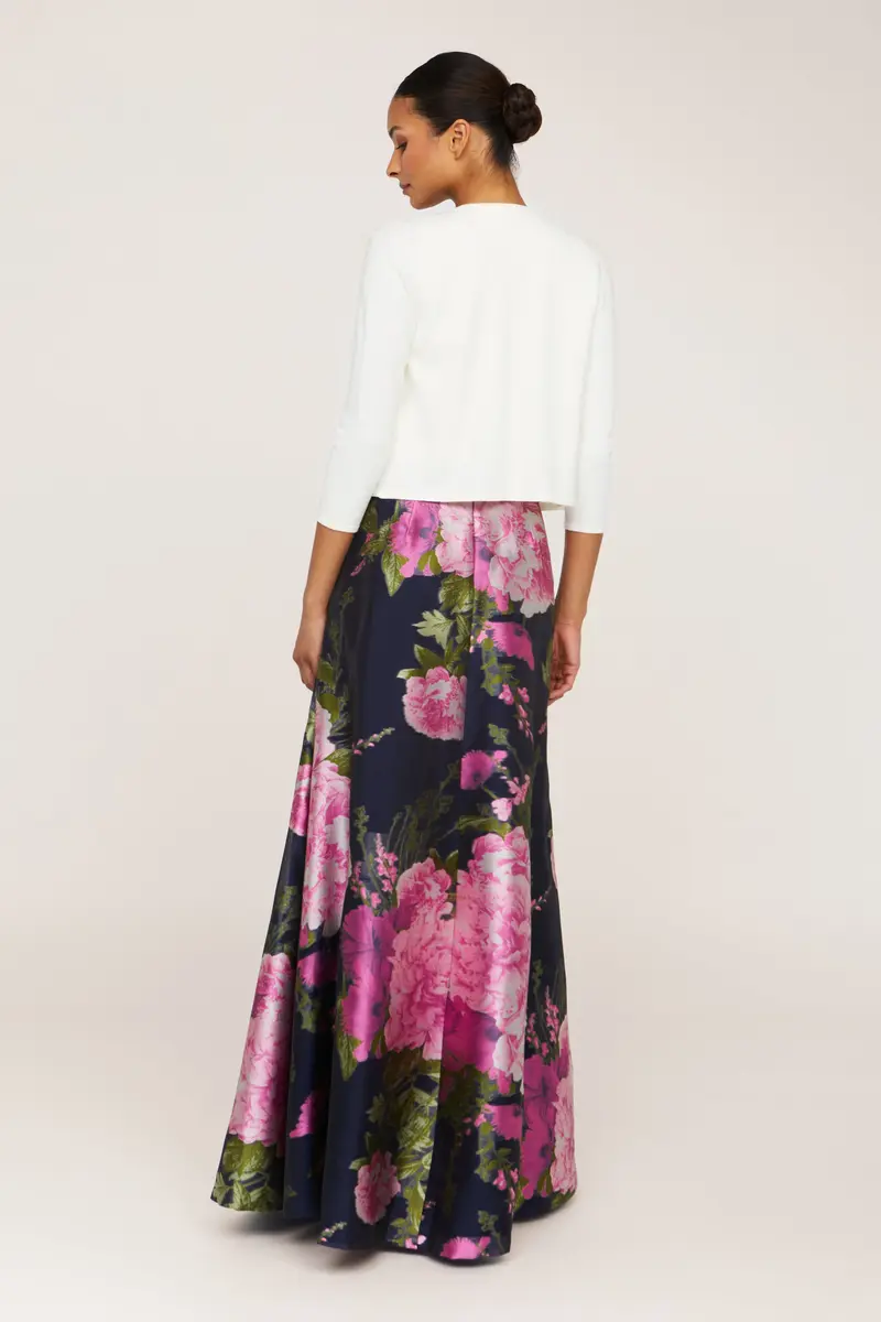 Tonal-Embellished Cropped Cardigan in Soft Knit – Three-Quarter Sleeve 2