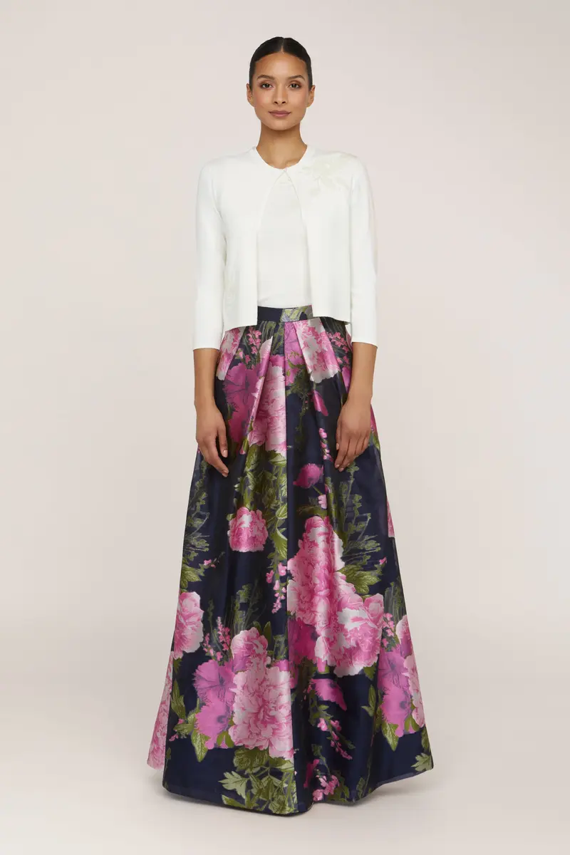 Tonal-Embellished Cropped Cardigan in Soft Knit – Three-Quarter Sleeve